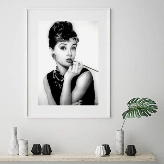 Imagem de Quadro Audrey Bonequinha De Luxo - 60x48cm