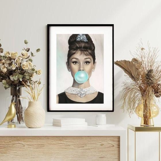 Imagem de Quadro Audrey Hepburn Bubble Gum 60X48Cm