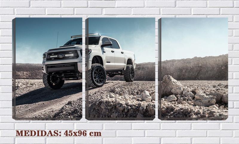 Imagem de Quadro canvas 68x126 picape Toyota na trilha