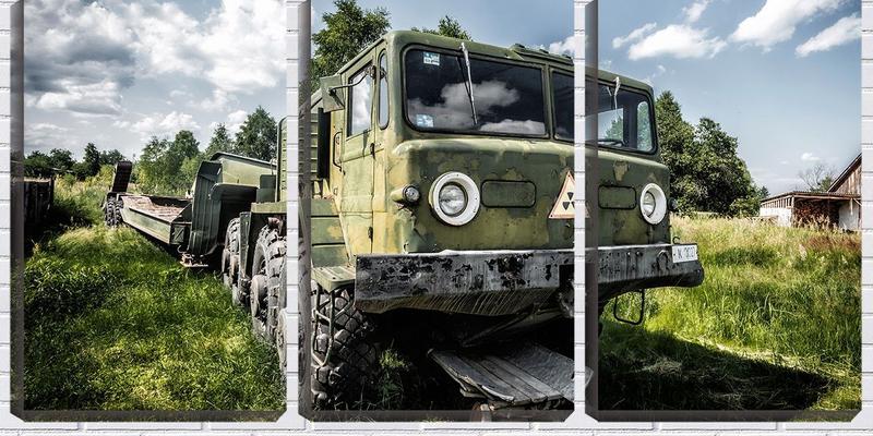 Imagem de Quadro Decorativo 45x96 caminhão de guerra abandonado