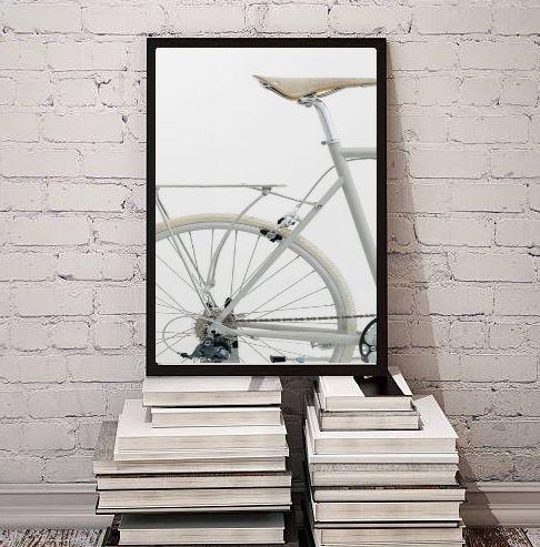 Imagem de Quadro Decorativo Fotografia Branca Bicicleta 33x24cm - com vidro