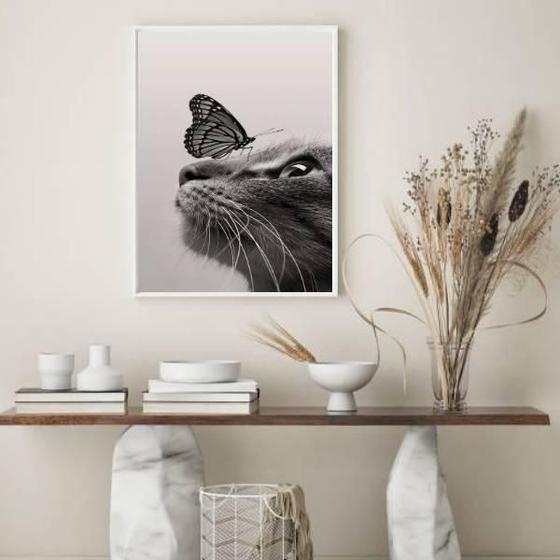 Imagem de Quadro Decorativo Gato Com Borboleta 33X24 Com Vidro Branca