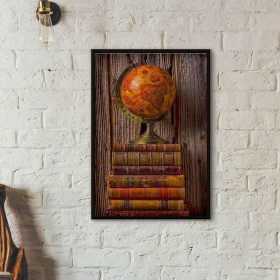 Imagem de Quadro Decorativo Globo e Livros 34x23cm - Moldura Branca