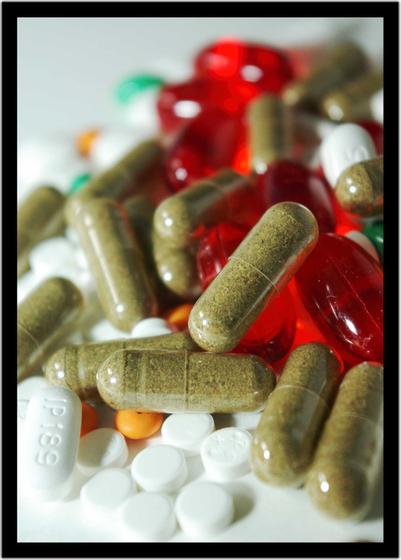 Imagem de Quadro Decorativo Medicina Consultórios Farmácias Manipulação Medicamentos Salas Com Moldura RC082