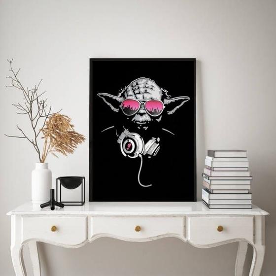 Imagem de Quadro DJ Yoda - Óculos Rosa 24x18cm - com vidro