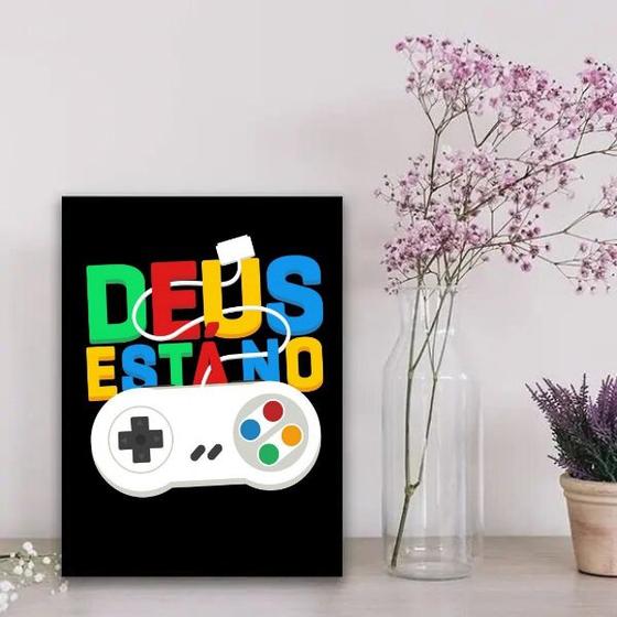 Imagem de Quadro Gamer Deus Está No Controle 24x18cm - com vidro