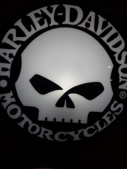 Imagem de Quadro Luminoso Decorativo Harley Davidson Caveira Led Bivolt p/ Bar Boteco Churrasqueira Garagem