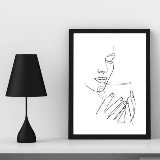 Imagem de Quadro Minimalista Mulher Bebendo Café 24x18cm Madeira Preta