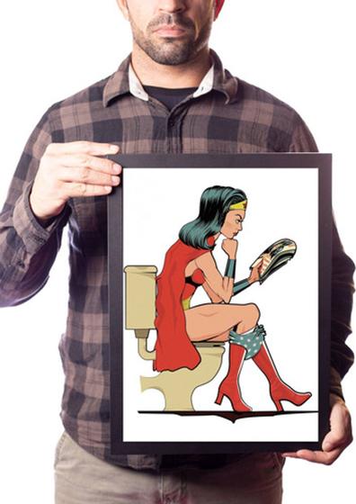 Imagem de Quadro Mulher Super Heroína No Trono Arte Decoração Banheiro