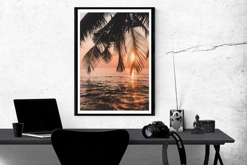 Imagem de Quadro Palmeira, Mar e Sol com Moldura e Acetato Tamanho A3