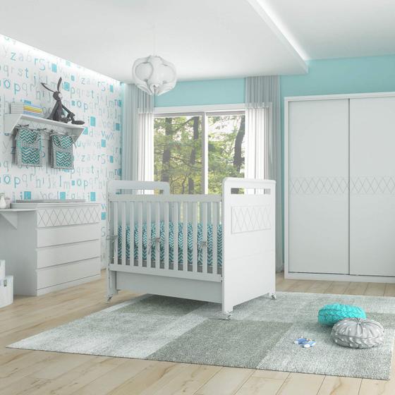 Imagem de Quarto Completo de Bebê com Guarda Roupas Portas de Correr, Cômoda, Berço 3 em 1 e Mesa Lateral Kind Móveis Branco