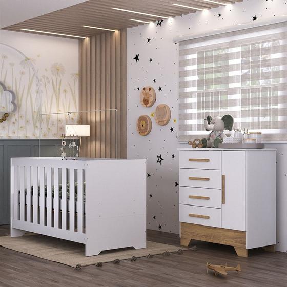 Imagem de Quarto de Bebê com Cômoda 4 Gavetas 1 Porta e Berço 3 em 1 Catavento Maya Rodial