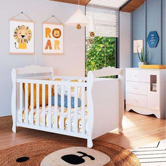 Imagem de Quarto de Bebê Cômoda com Janela Retangulo e Berço Americano Cocada Espresso Móveis Branco Brilho