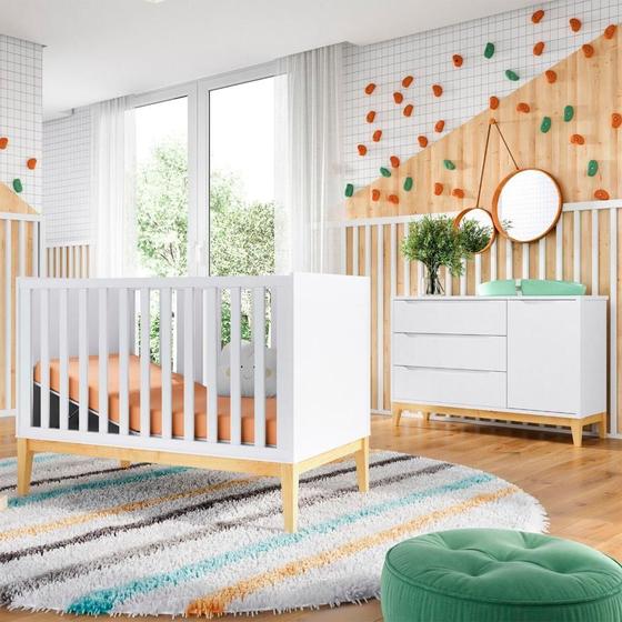 Imagem de Quarto De Bebê Retrô Amor Perfeito Berço E Cômoda Com Porta