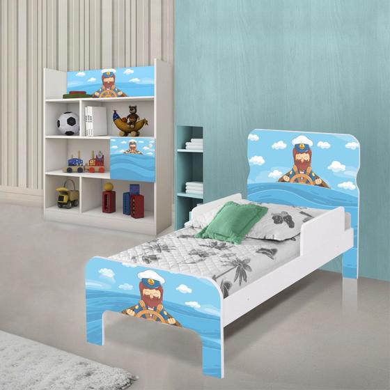 Imagem de Quarto Infantil com Estante e Cama Marinheiro