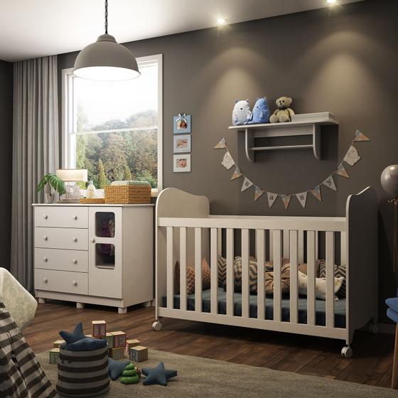 Imagem de Quarto Infantil em MDF com Cômoda 4 gavetas 1 porta, Berço Americano Uli e prateleira Peroba Branco  