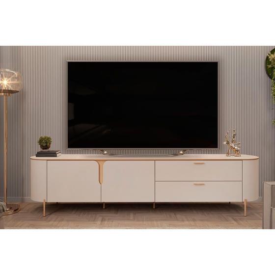 Rack Bancada p/ TV até 75 Pol Celine 100% MDF c/ Pés 241x57cm Off White/Off White - DJ Móveis Imagem de Rack Bancada p/ TV até 75 Pol Celine 100% MDF c/ Pés 241x57cm Off White/Off White - DJ Móveis