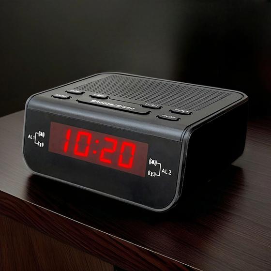 Rádio Relógio Digital Despertador Rádio Am Fm Alarme Duplo Soneca Bivolt 110V 220V S006 Menor preço em Rádio Relógio Digital Despertador Rádio Am Fm Alarme Duplo Soneca Bivolt 110V 220V S006