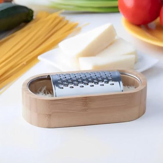 Imagem de Ralador de Queijo de Mesa Em Inox com Recipiente em Bambu