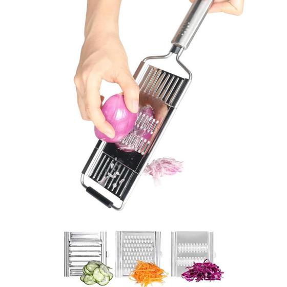 Ralador Queijo Profisisonal Aço Inox C/ Cabo 3 em 1 Verduras Legumes Fatiador Antiderrapante Manual Lâmina Intercambiáveis Multiuso Menor preço em Ralador Queijo Profisisonal Aço Inox C/ Cabo 3 em 1 Verduras Legumes Fatiador Antiderrapante Manual Lâmina Intercambiáveis Multiuso