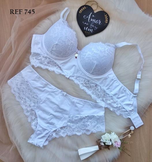 Imagem de REF745 - Conjunto Lingerie Plus Size com Detalhes em Renda e Calcinha em Renda na Parte de Trás