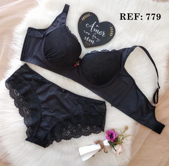 Imagem de REF779 - Conjunto Lingerie Plus Size com Detalhes em Renda no Sutiã e Calcinha em Renda