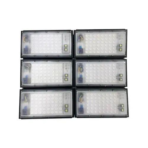 Imagem de Refletor De Led Para Campo Quadra 600w Ip68 N1 Flood Light