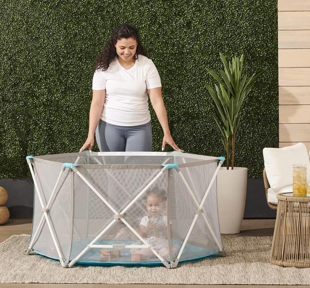 Imagem de Regalo My Portable Play Yard Indoor and Outdoor, Washable, White/Gray/Teal, 6-Panel