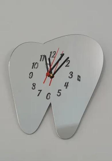 Imagem de Relógio Acrílico Dente Prata Sala Consultório Dentista