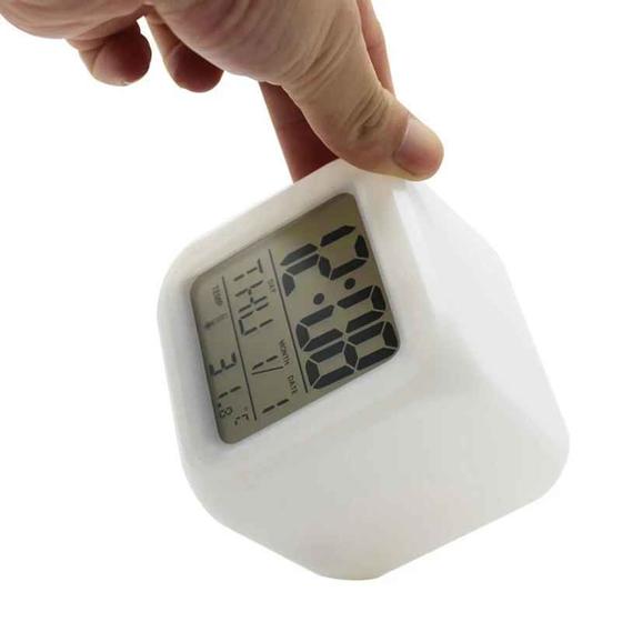 Relógio Cubo Luz LED Muda de Cor, Despertador, Data e Termômetro Menor preço em Relógio Cubo Luz LED Muda de Cor, Despertador, Data e Termômetro