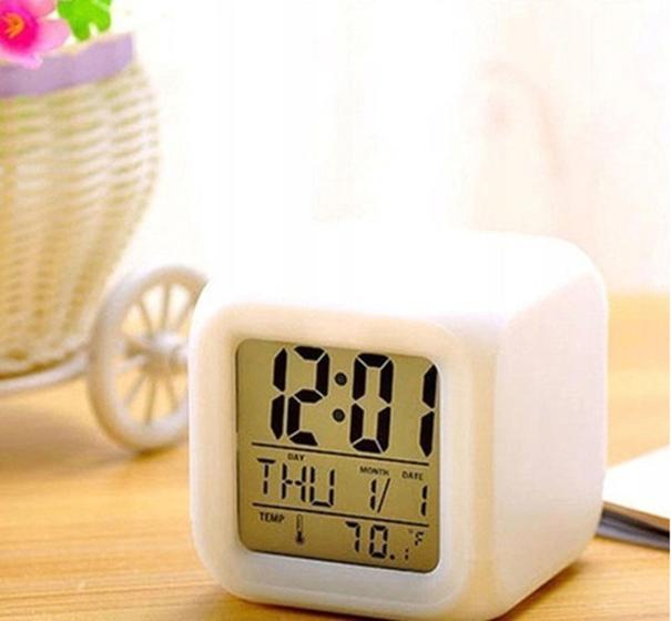 Relógio Despertador Digital Cubo Led Muda De Cor Menor preço em Relógio Despertador Digital Cubo Led Muda De Cor