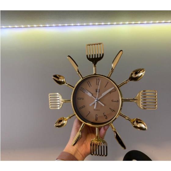 Imagem de Relógio Parede P/ Cozinha Formato Talheres Quartz Dourado