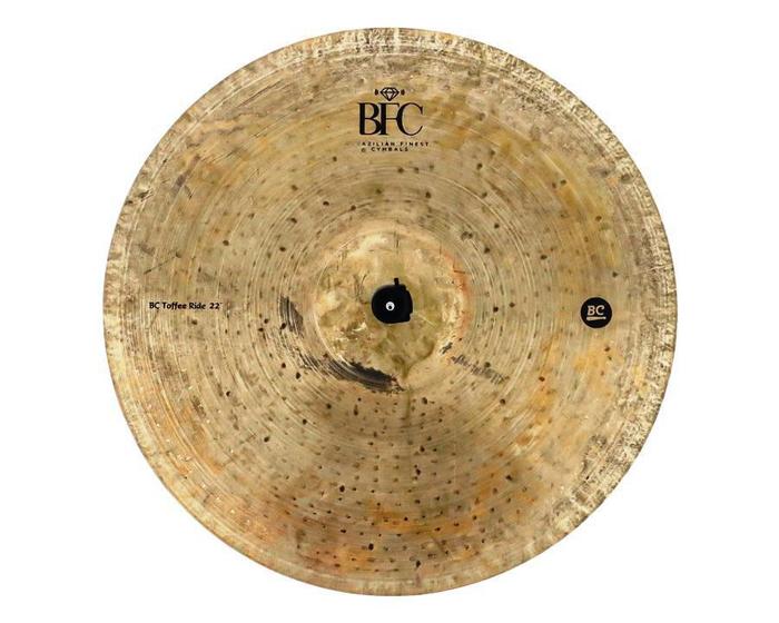 Imagem de Ride BFC Brazilian Finest Cymbals BC Signature Toffee Ride 22 BCTR22 em Bronze B20
