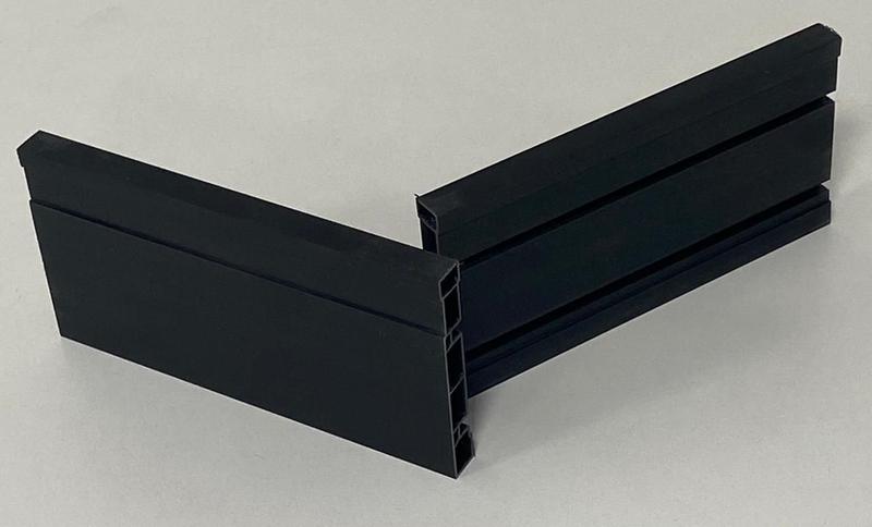 Rodapé De PVC Cor Preto 7Cm Barra de 2,40 Metros - Real Pvc Imagem de Rodapé De PVC Cor Preto 7Cm Barra de 2,40 Metros