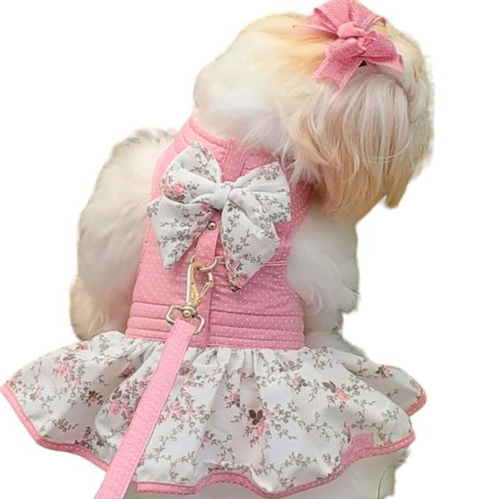 Imagem de roupa para cachorro vestido pet com guia floral poa rosa