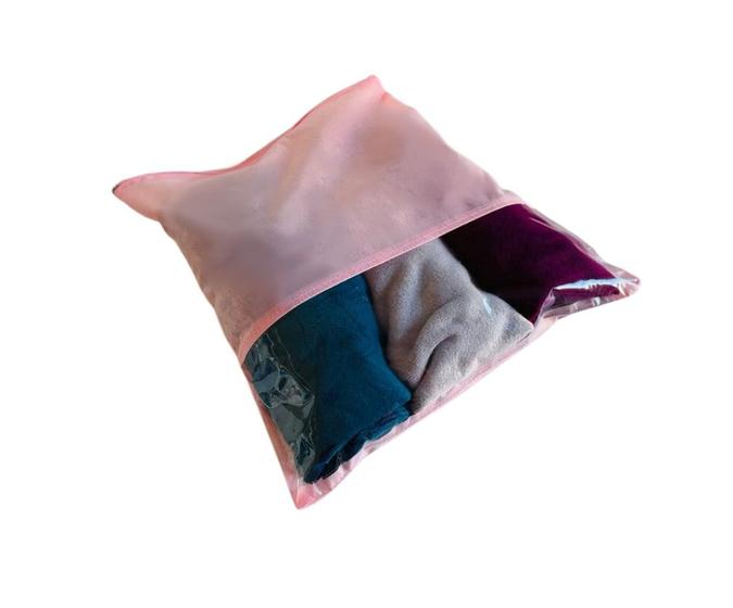 Imagem de Sacos Tnt Para Guardar Roupas Com Visor E Zíper Kit 20 Unid.