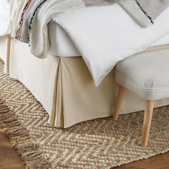 Imagem de Saia de Cama Amazon Basics Bege - Leve e Plissada