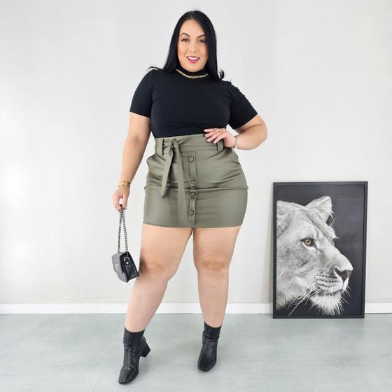 Imagem de Saia material ecológico Plus Size com cinto, bolsos e botões