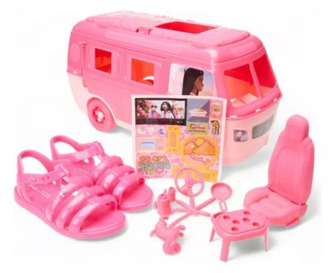 Imagem de Sandália Infantil Menina Grendene Barbie Road Trip Com Brinquedo 23071