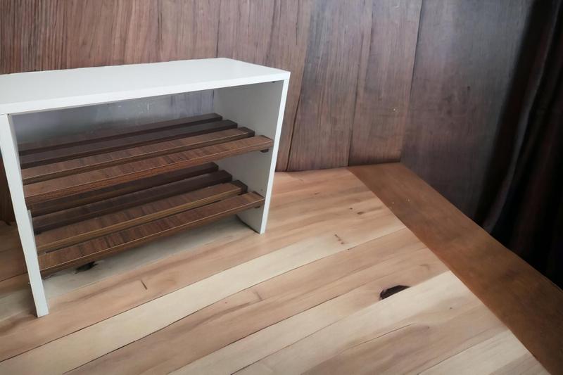 Sapateira Multiuso MDF branco com detalhe madeirado. é boa?