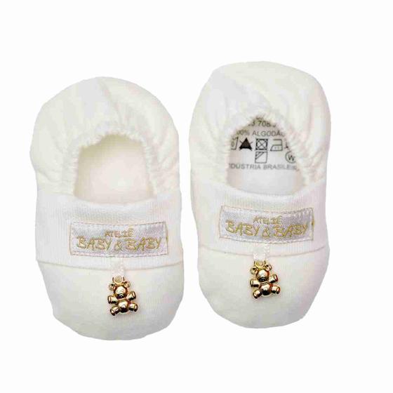 Imagem de Sapatinho Bebê Recém Nascido Algodão com Pingente Folhado a Ouro Saída Maternidade Sapato Calçado