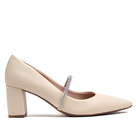 Imagem de Sapato Feminino Beira Rio Com Tira de Strass Creme