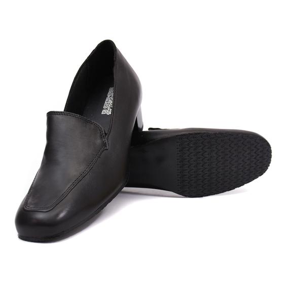 Sapato Feminino tipo Scarpin em couro Preto, salto médio Menor preço em Sapato Feminino tipo Scarpin em couro Preto, salto médio