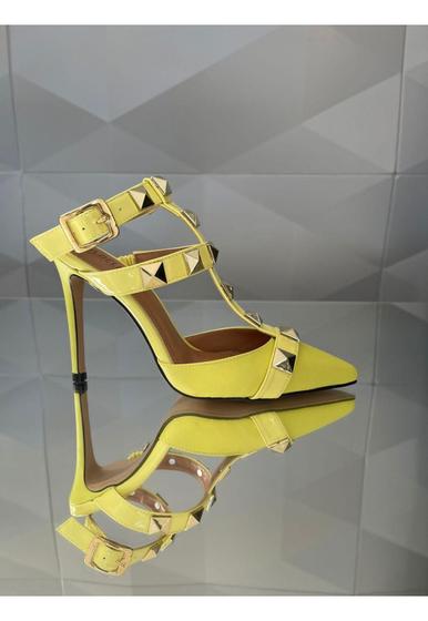 Imagem de Scarpin Napa Lemon com  detalhes dourado