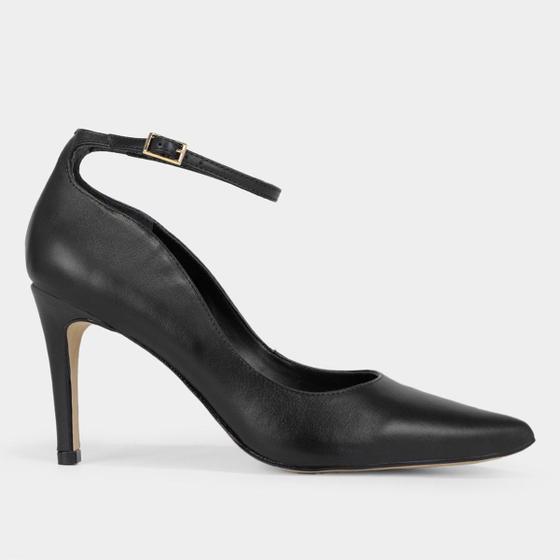 Scarpin Shoestock Couro Pulseira Salto Fino Alto Menor preço em Scarpin Shoestock Couro Pulseira Salto Fino Alto