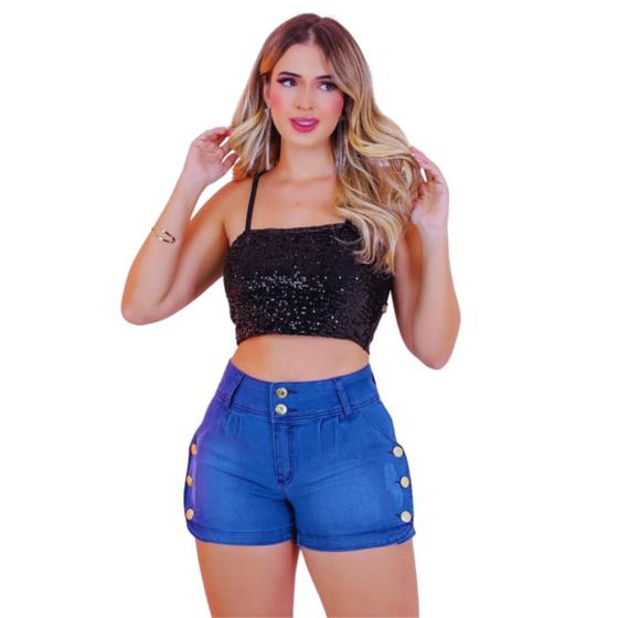 Imagem de Short Jeans Claro com Botões: Estilo Luminoso