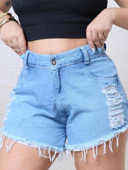 Imagem de Short Jeans Claro Plus Size com Rasgos nas Laterais
