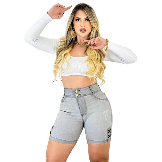 Imagem de Short Jeans Feminino Cinza Cintura Alta Ilhós Destroyed Levanta Bumbum