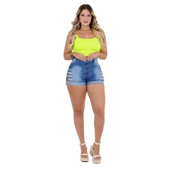 Imagem de Short Jeans Feminino Curto, Detalhes de Lavagem e Detonado, Botões Encapados