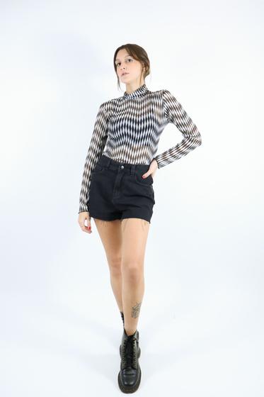 Imagem de Shorts jeans Feminino modelo Mom Preto